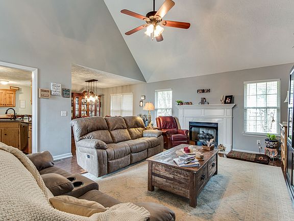 4th image of 3207 Carlyle Ct
