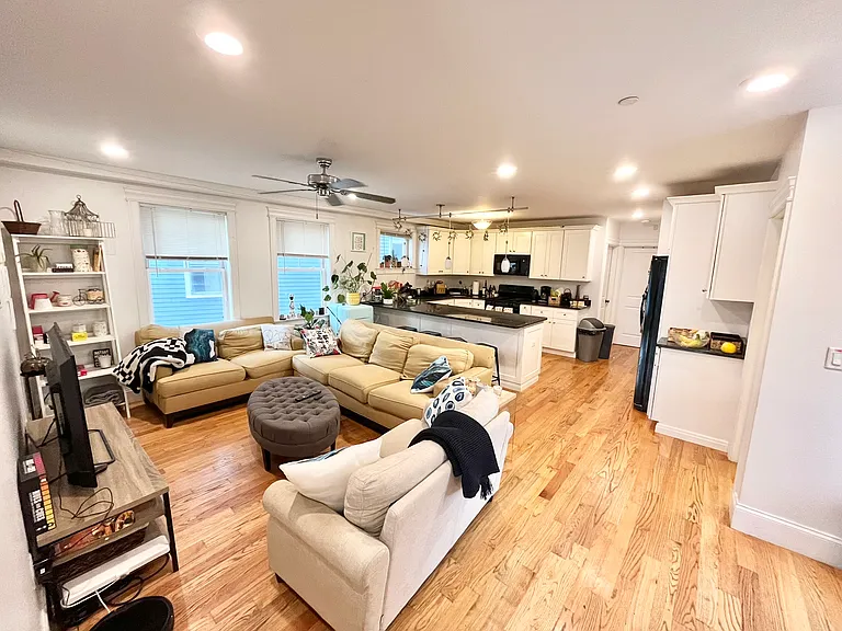 6 Fern St #A — Photo 1
