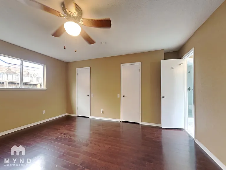 2103 Woodland Springs St — Photo 8