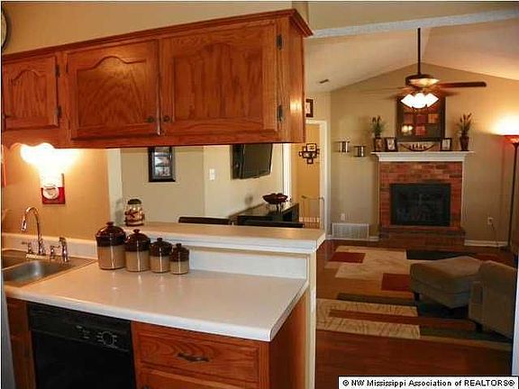 4th image of 10114 Oak Run Dr S