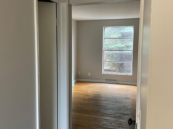 5th image of 1862 Willoway Cir S #1862