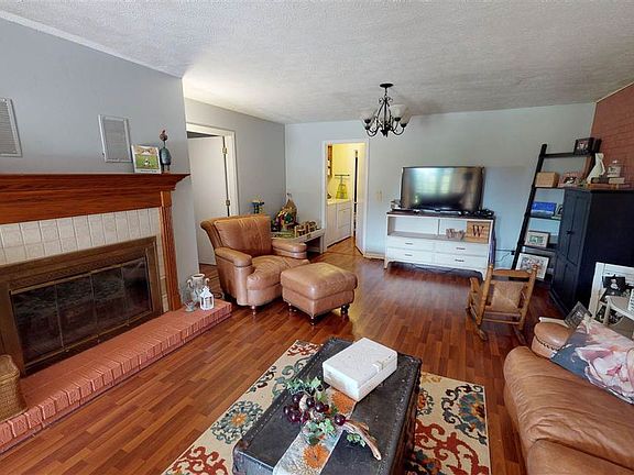 3rd image of 2359 Holston Dr