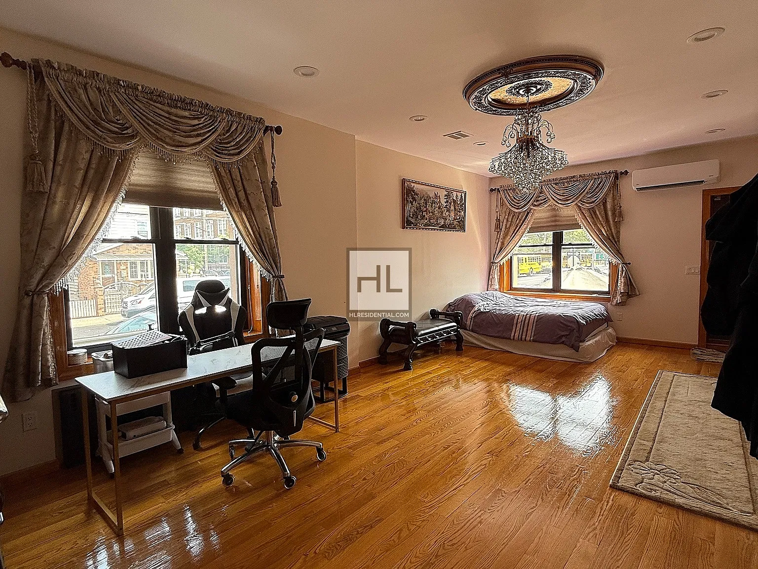 4 bed, 2500 sqft, $5,400 — Photo 3