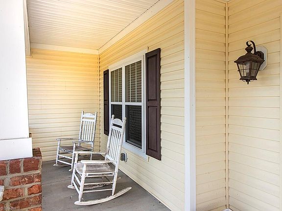 3rd image of 5698 Apple Meadow Dr