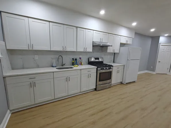 7142 Cottage St, Philadelphia, PA 19135