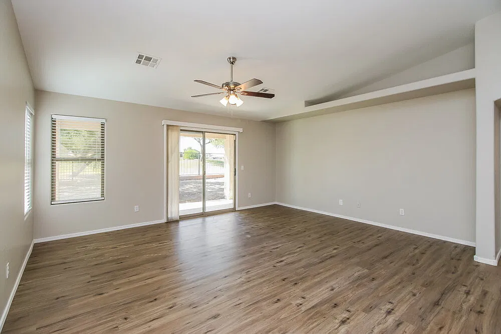 4 bed, 2.0 bath, 1663 sqft, $1,985 — Photo 4