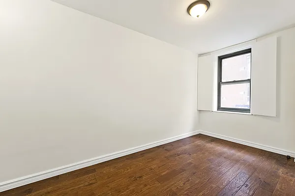 Rented by Nest Seekers International | media 25