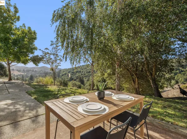 30 Ascot Pl, Moraga, CA 94556