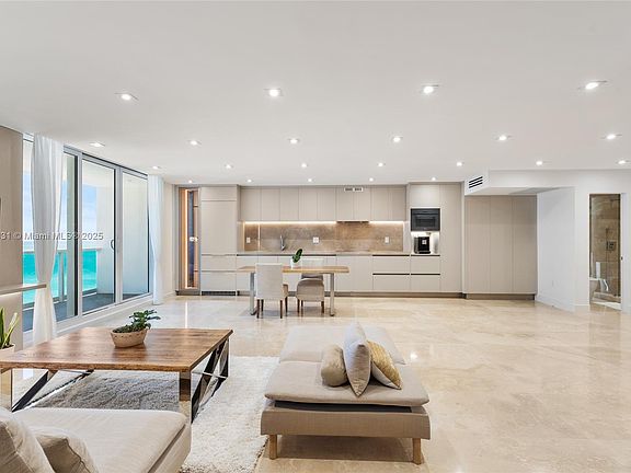 3rd image of 2301 Collins Ave APT 1011