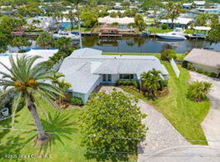 57 Riverview Ln, Cocoa Beach, FL 32931