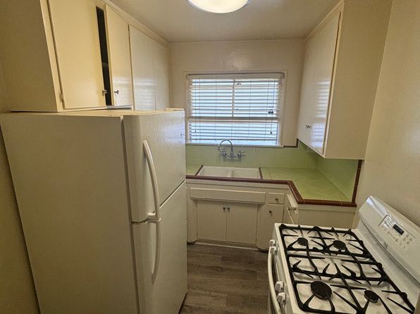 305 S Rexford Dr APT 2