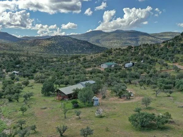 110 Squaw Valley Trl, Fort Davis, TX 79734