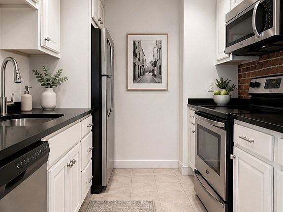 5th image of 79 Gainsborough St Unit 204