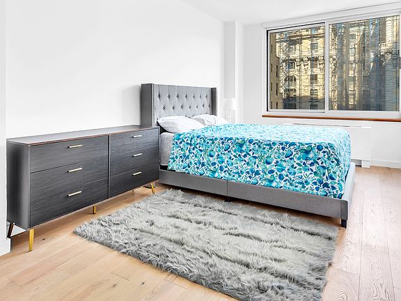 3rd image of 201 W 72nd St APT 12F