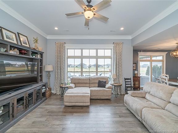 4th image of 1717 Bay Hill Pl