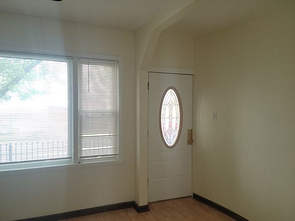 3rd image of 4727 S Loomis Blvd