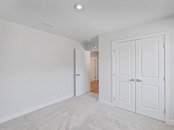 5th image of 5130 Lazy Branch Ln