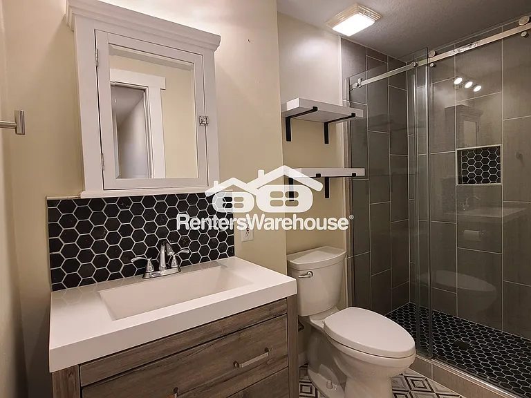 217 River St — Photo 8
