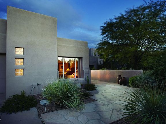 2nd image of 6164 N Ventana View Pl