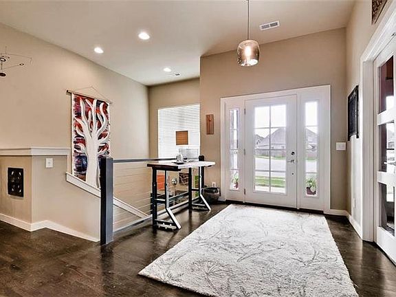 2nd image of 104 NW Bodark Cv