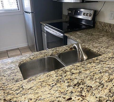 5th image of 85 Debarry Ave APT 1056