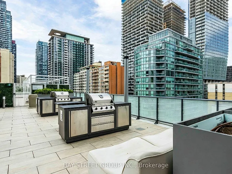 161 Roehampton Ave #3303 — Photo 27