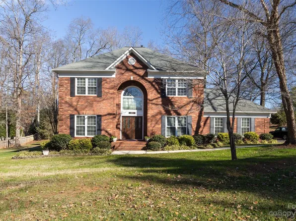 1378 Braeburn Rd NW, Concord, NC 28027