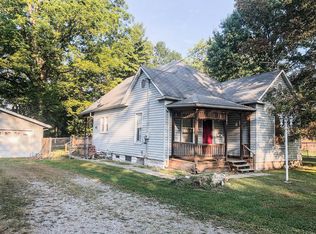 303 Quarry St, Staunton, IL 62088