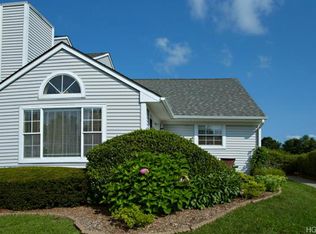 1 Hemlock Cir, Pawling, NY 12564