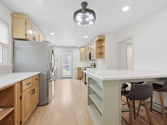 4th image of 314 Oak St