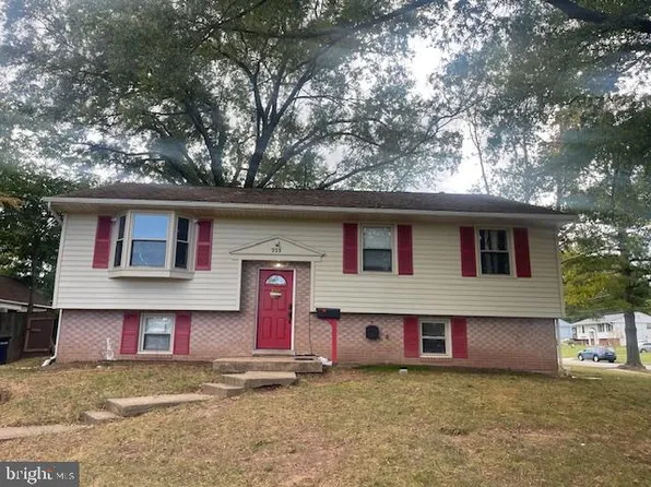 711 Archer Ct, Herndon, VA 20170