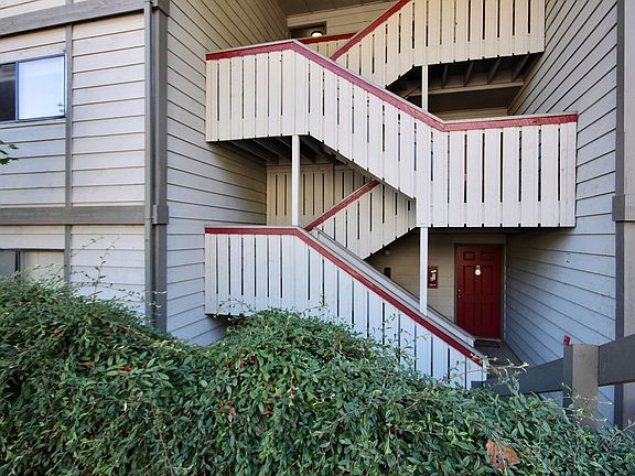 2nd image of 2311 S Kent Des Moines Rd APT B202
