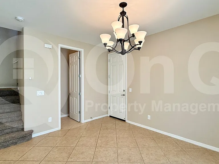894 S Agnes Ln — Photo 5