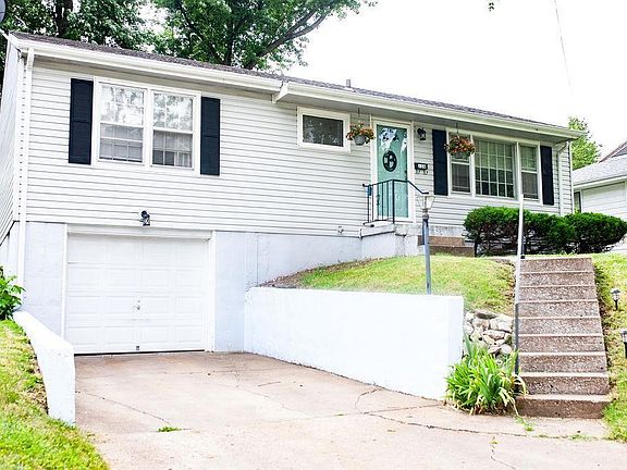 3rd image of 716 N Forest Ave