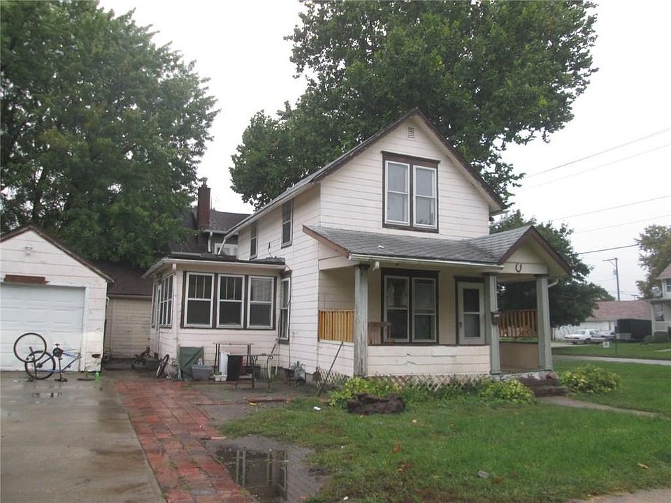 2nd image of 227 Marshall St