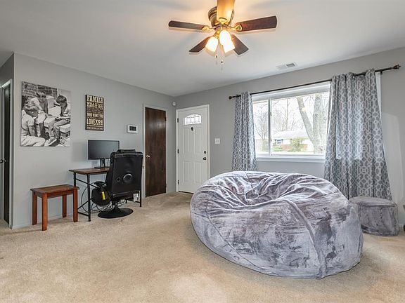 4th image of 915 Hartz Dr