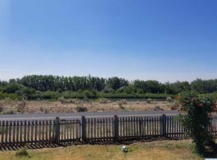 70302 E Christy Rd, Plymouth, WA 99346