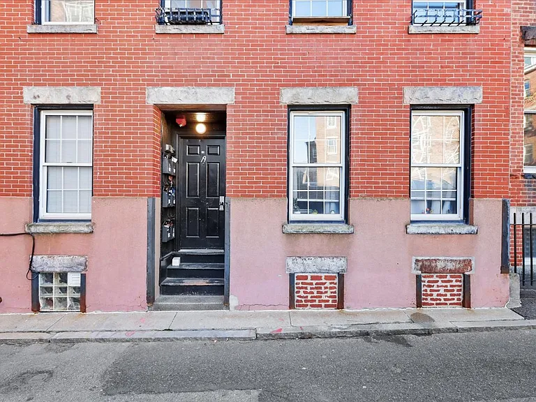 19 Harris St #4 — Photo 6