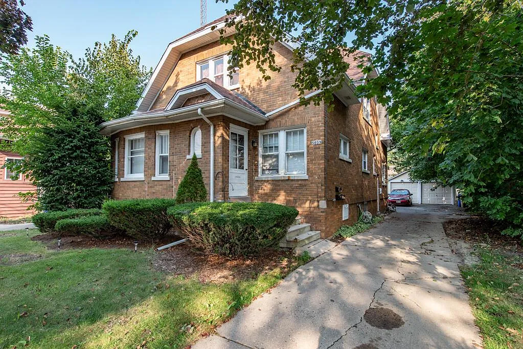5039 21st AVENUE photo 1