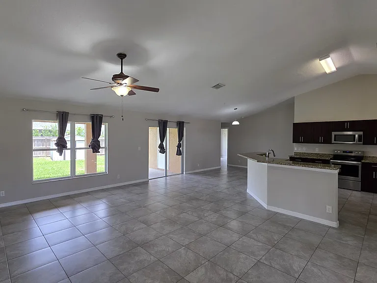 151 SW South Wakefield Cir — Photo 5