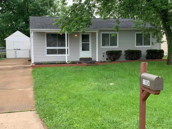 11934 Holly Brook Dr, Maryland Heights, MO 63043