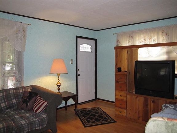 2nd image of 214 N High St