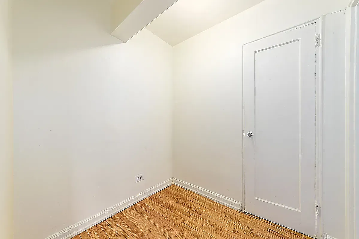 5552 Netherland Avenue — Photo 4