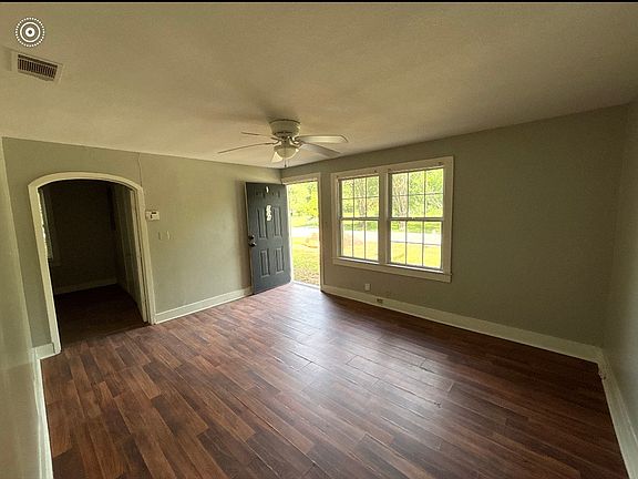 3rd image of 524 Green St