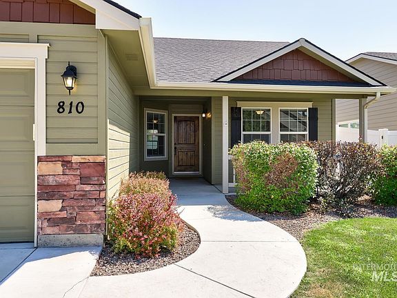 2nd image of 810 S Prospect Peak Way