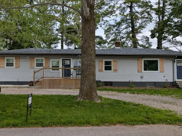 916 Maple Ln, Boonville, IN 47601