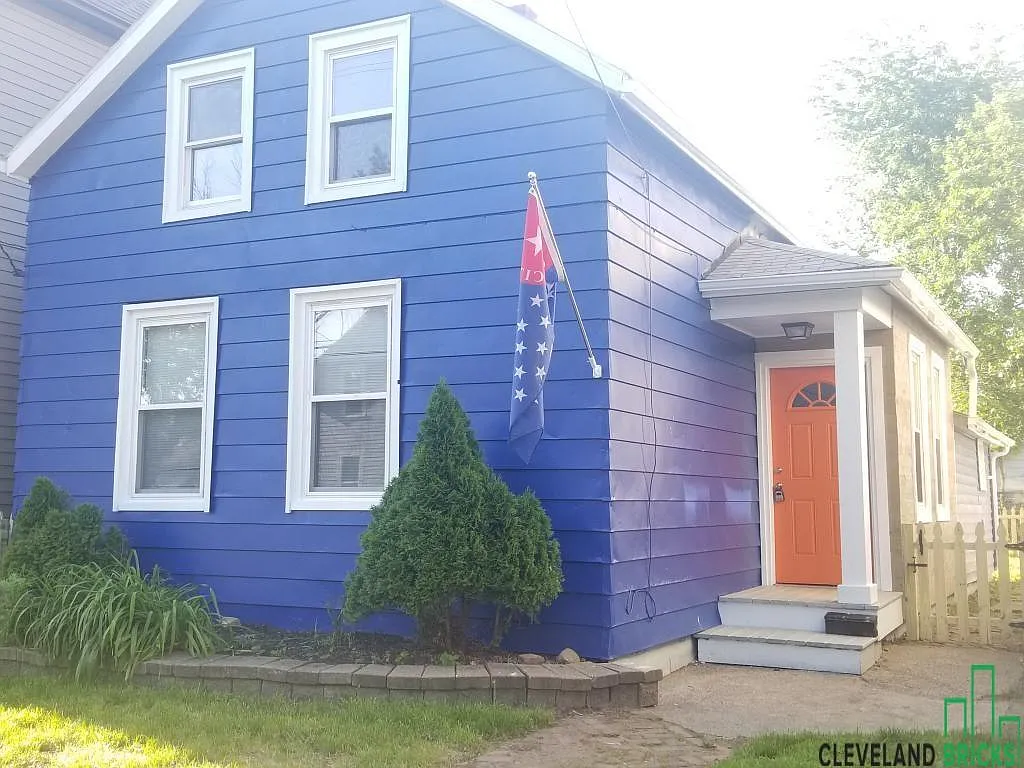 2 bed, 1281 sqft, $2,099 — Photo 2