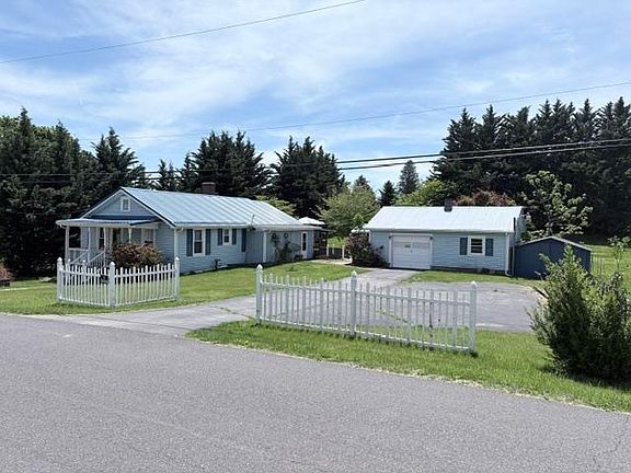 2nd image of 417 Oakwood Ave