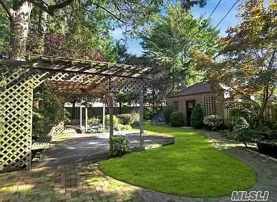 5th image of 11 Parkwood Ct