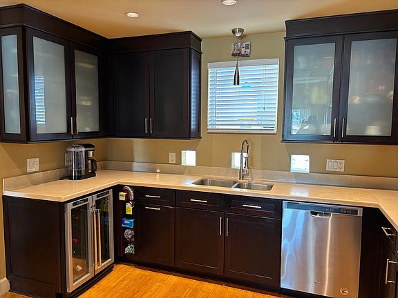 5th image of 4950 Bayshore Blvd APT 28